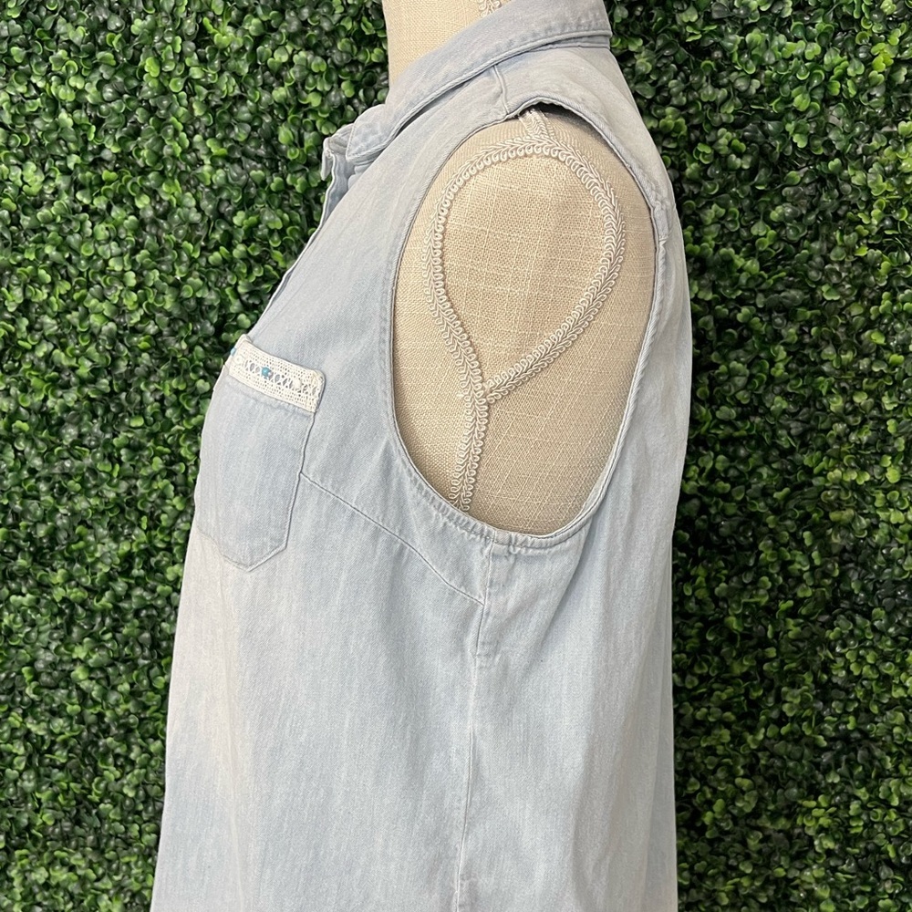 Levi’s Top - Picture 3 of 9